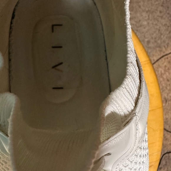 Livi Women’s White Sneakers 9w - Picture 7 of 9